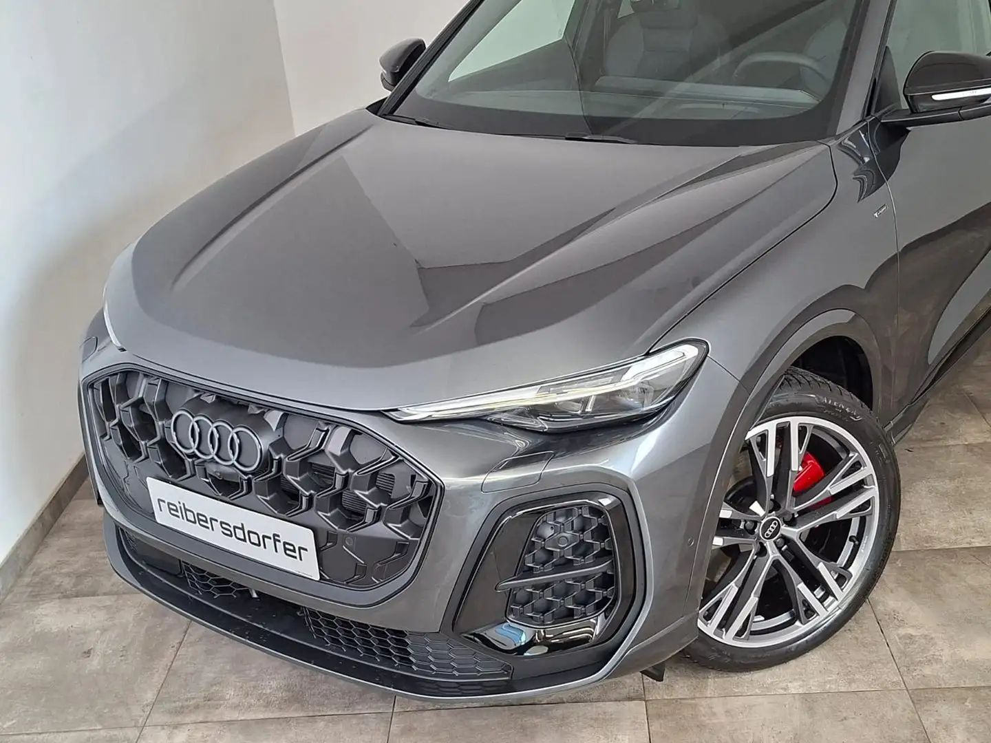 Audi Q5 e-hybrid quattro 220 KW Grau - 2