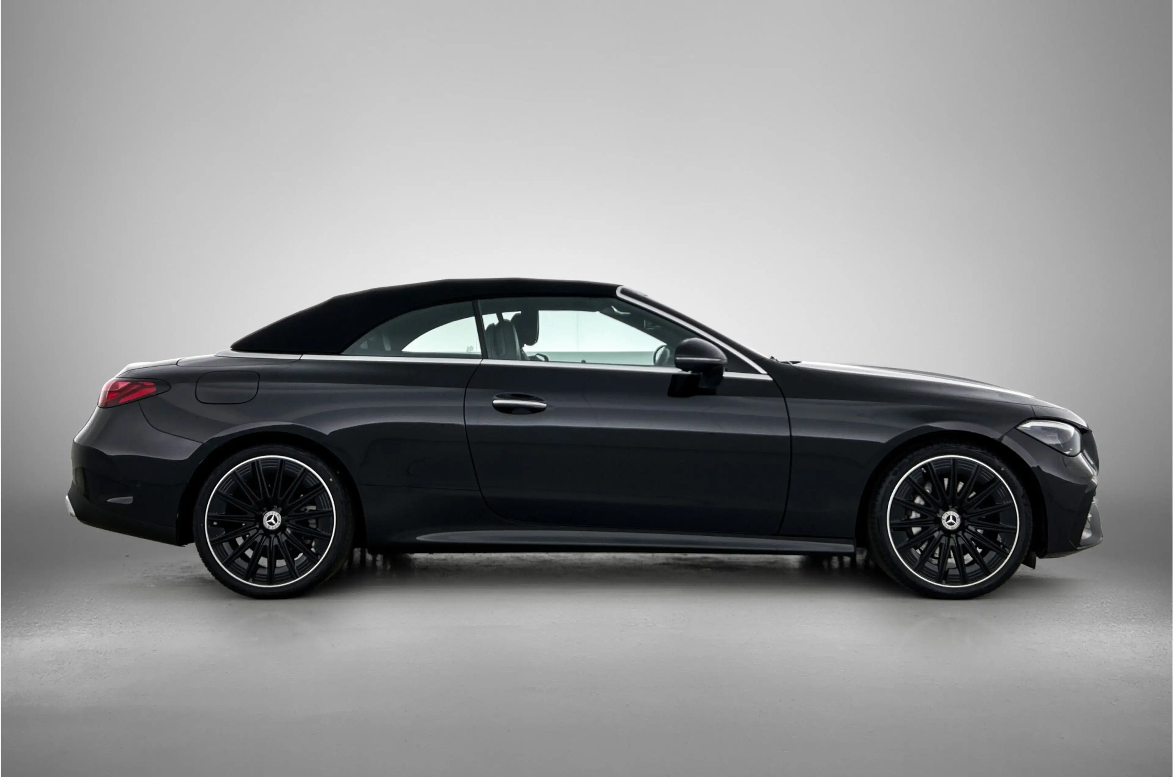 Mercedes-Benz CLE 180 Cabriolet AMG Line AMG Line | Night Pakket | 20 In — photo 11