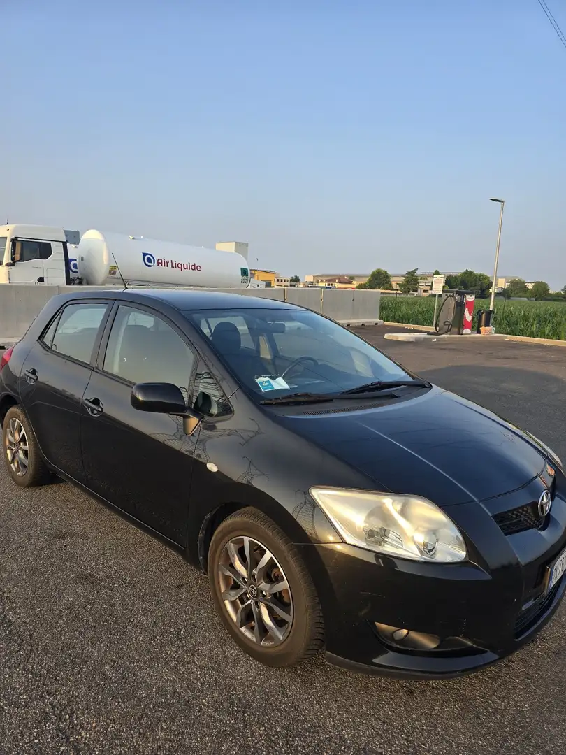 Toyota Auris Nero - 2