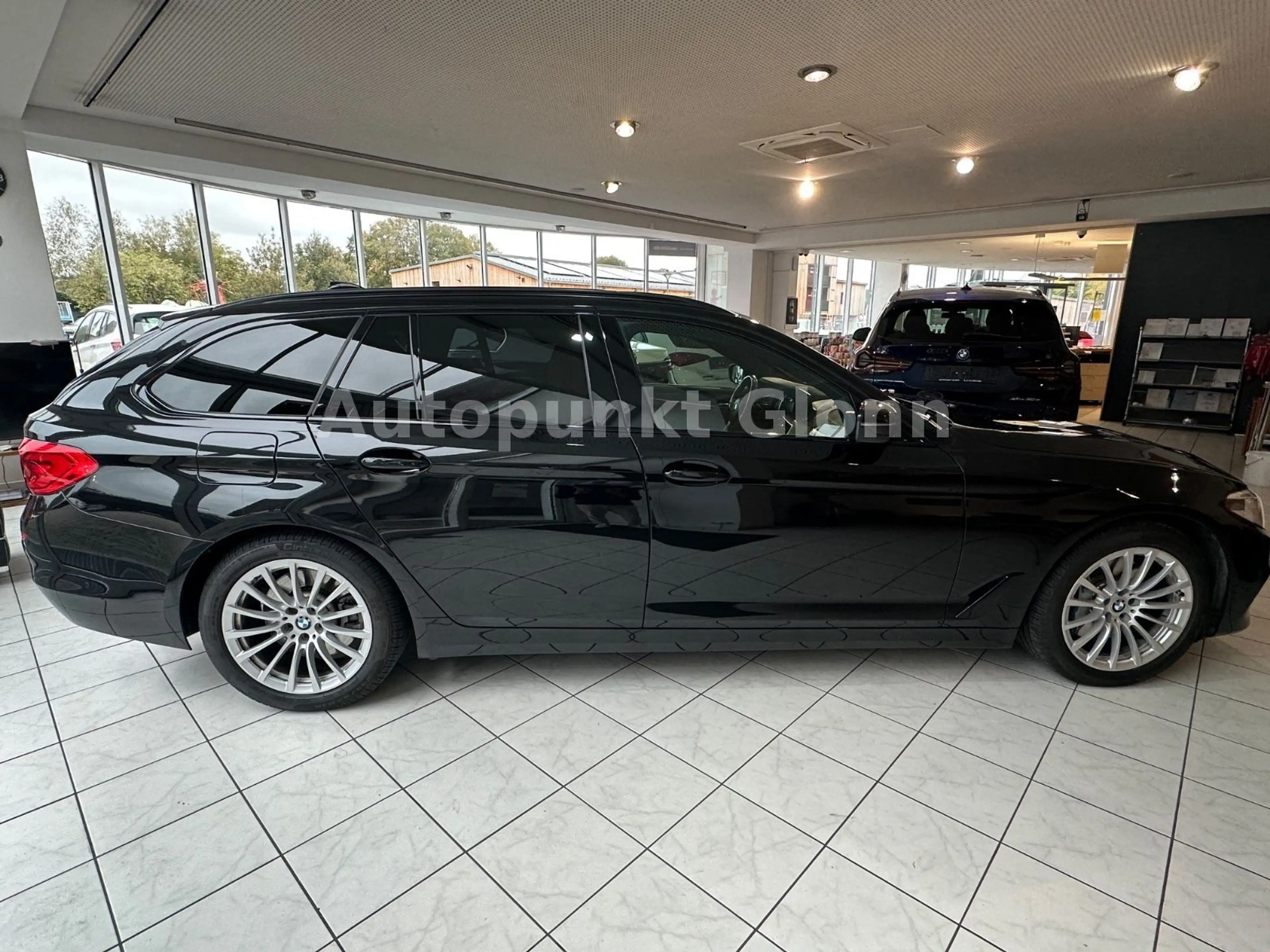 BMW 540 i xDrive Touring|Pano|LED|HUD| — photo 5