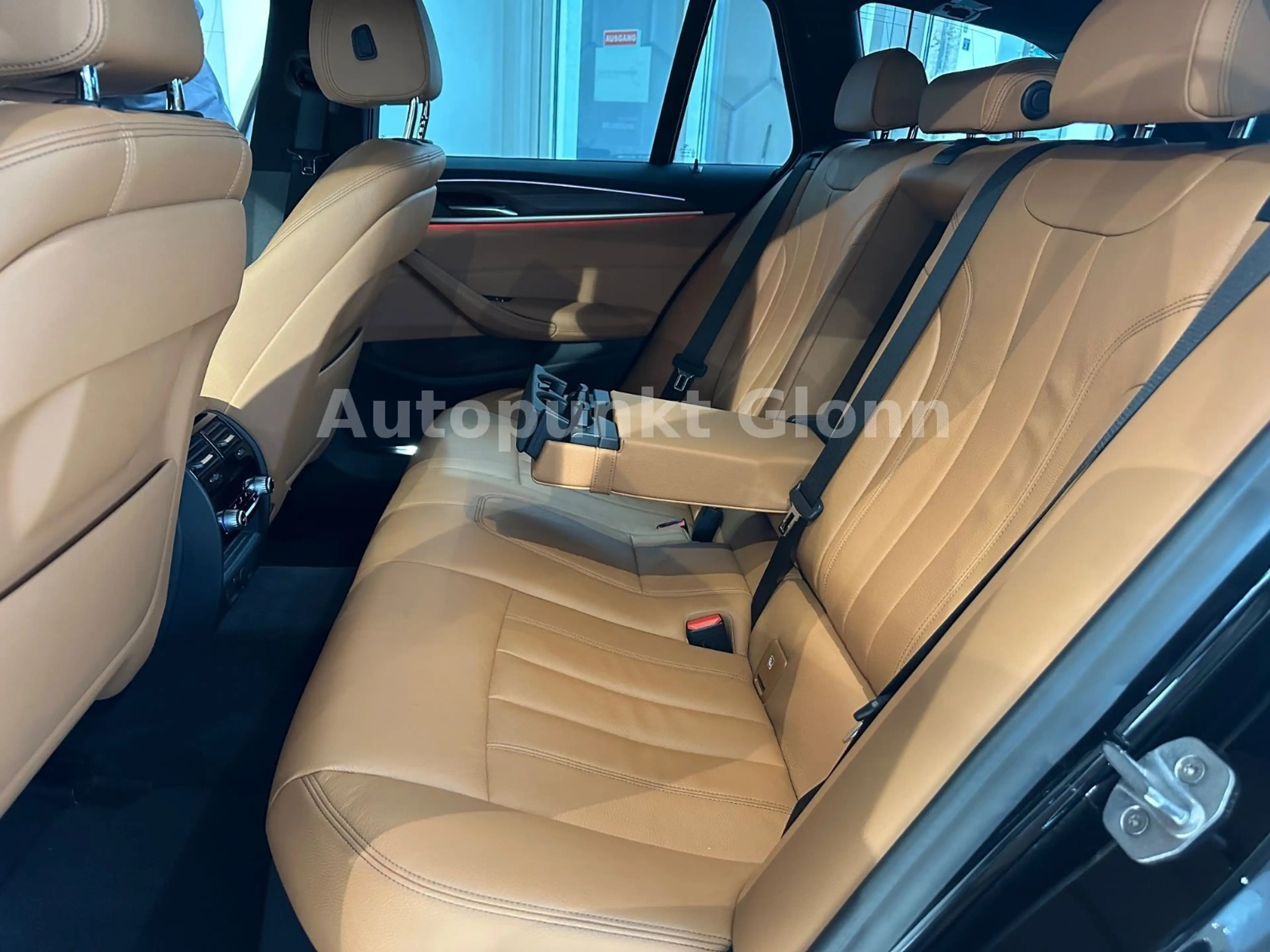 BMW 540 i xDrive Touring|Pano|LED|HUD| — photo 13
