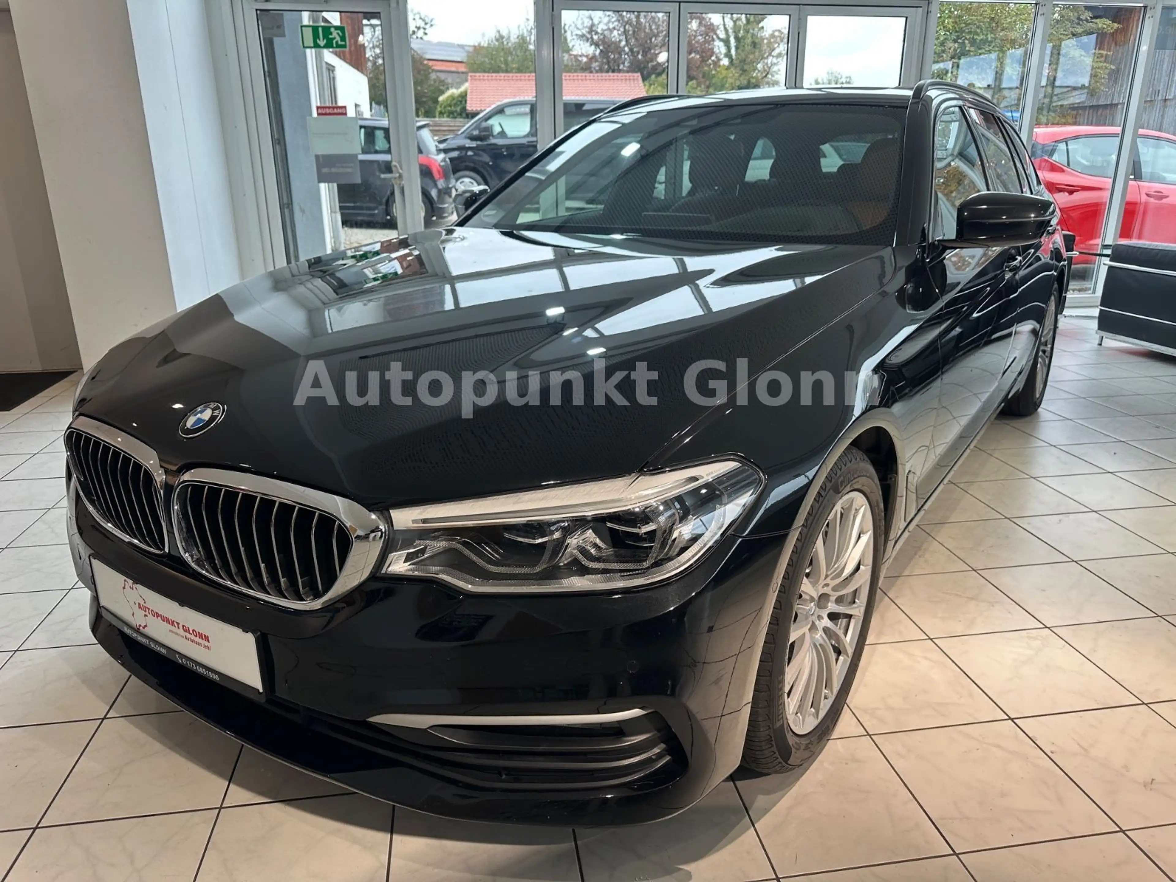 BMW 540 i xDrive Touring|Pano|LED|HUD| — photo 2