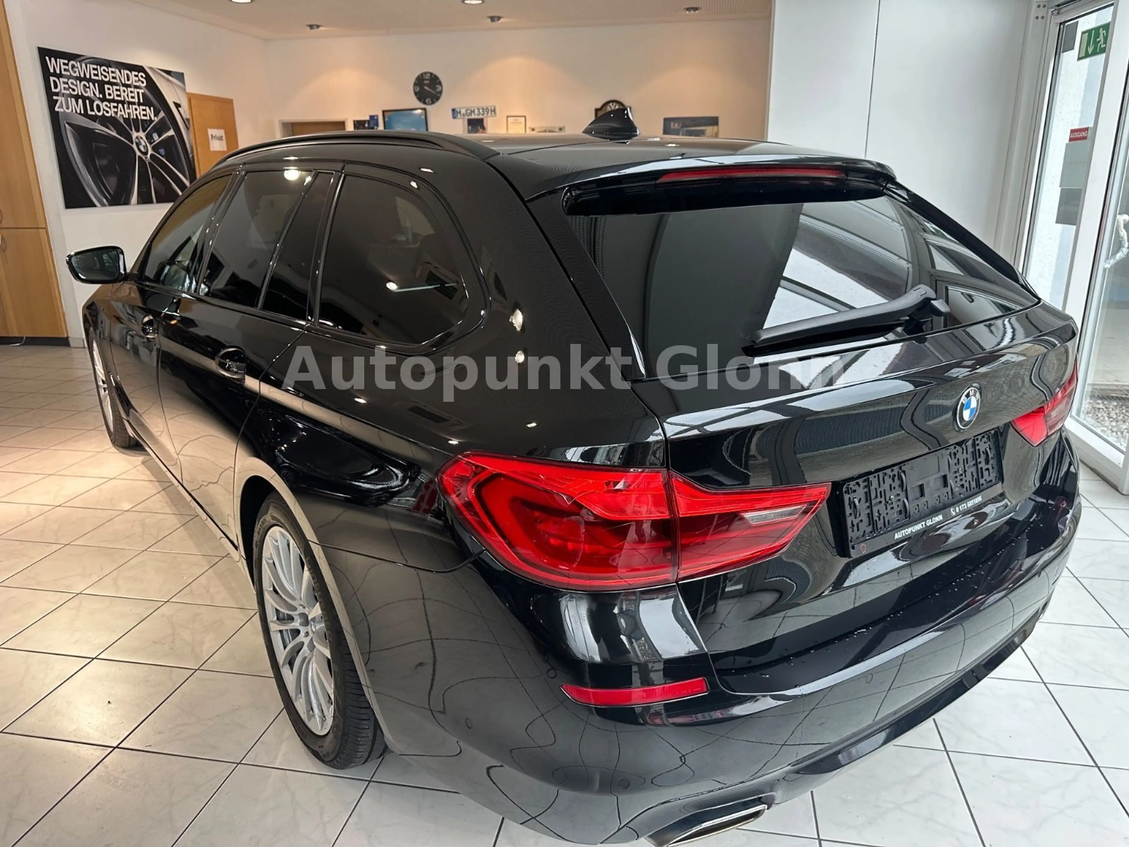 BMW 540 i xDrive Touring|Pano|LED|HUD| — photo 9