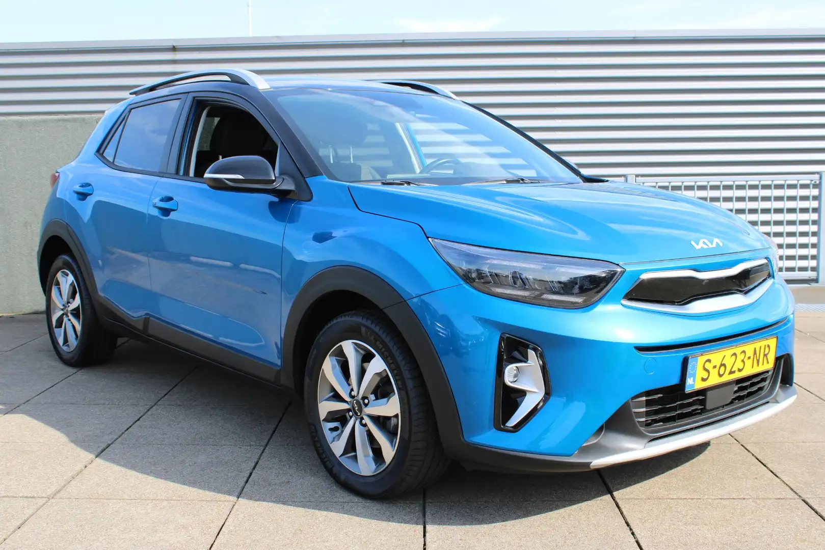 Kia Stonic 1.0 T-GDi MHEV DynamicPlusLine Navigatie / Camera Blauw - 2