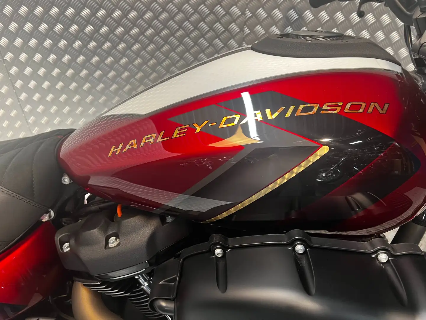 Harley-Davidson FXDR 114 RICK'S CUSTOM PERFORMANCE BIKE. Piros - 2
