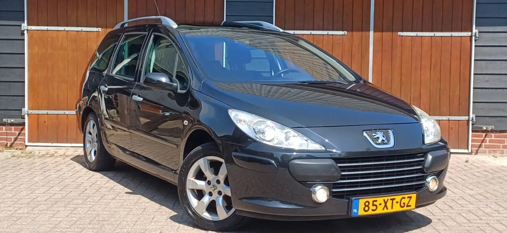 Peugeot 307 SW 2.0-16V Premium, Trekhaak, Cruise control, NAP Zwart - 1