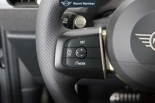 Mini Hatch view 17