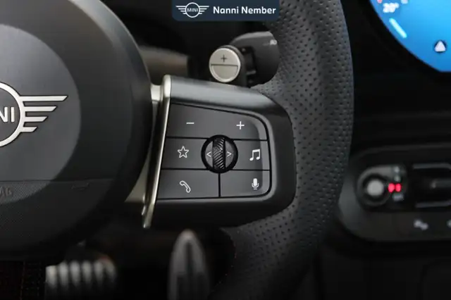 Mini Hatch view 19