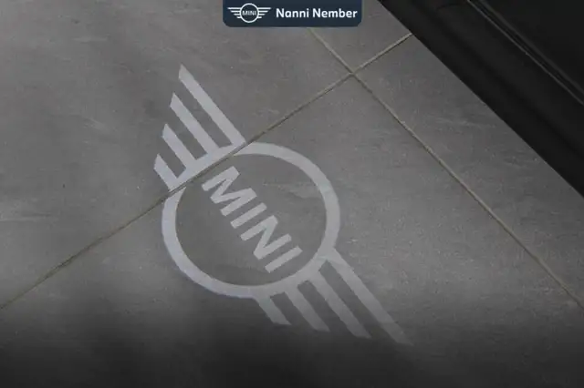 Mini Hatch view 22