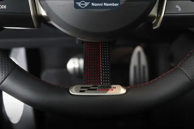 Mini Hatch view 18