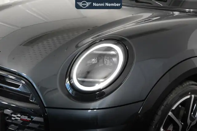 Mini Cooper view 5
