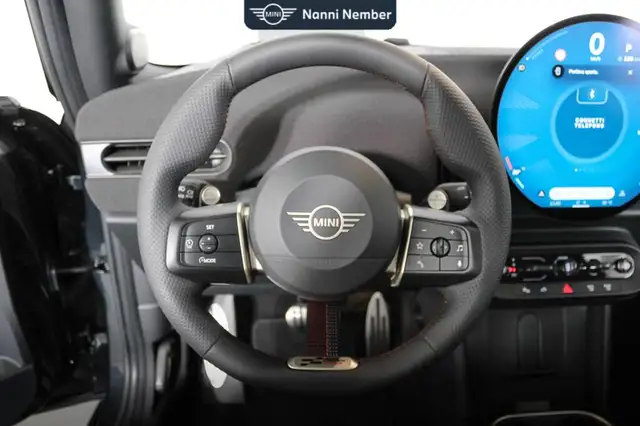 Mini Hatch view 16