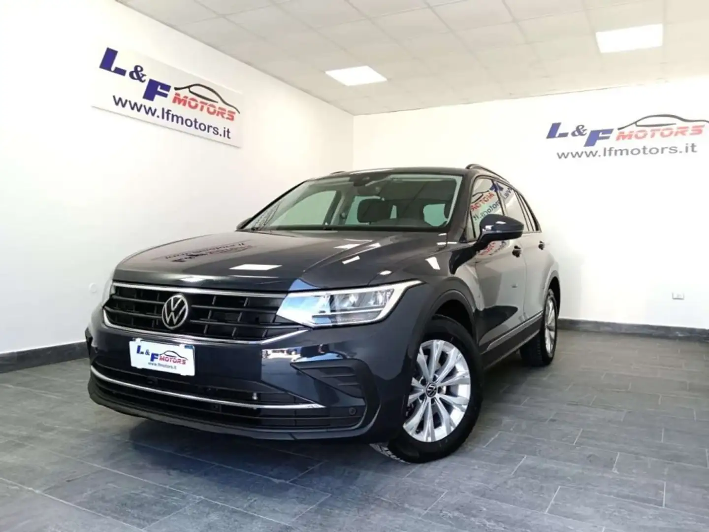 Volkswagen Tiguan 2.0 tdi Life 122cv Grijs - 1