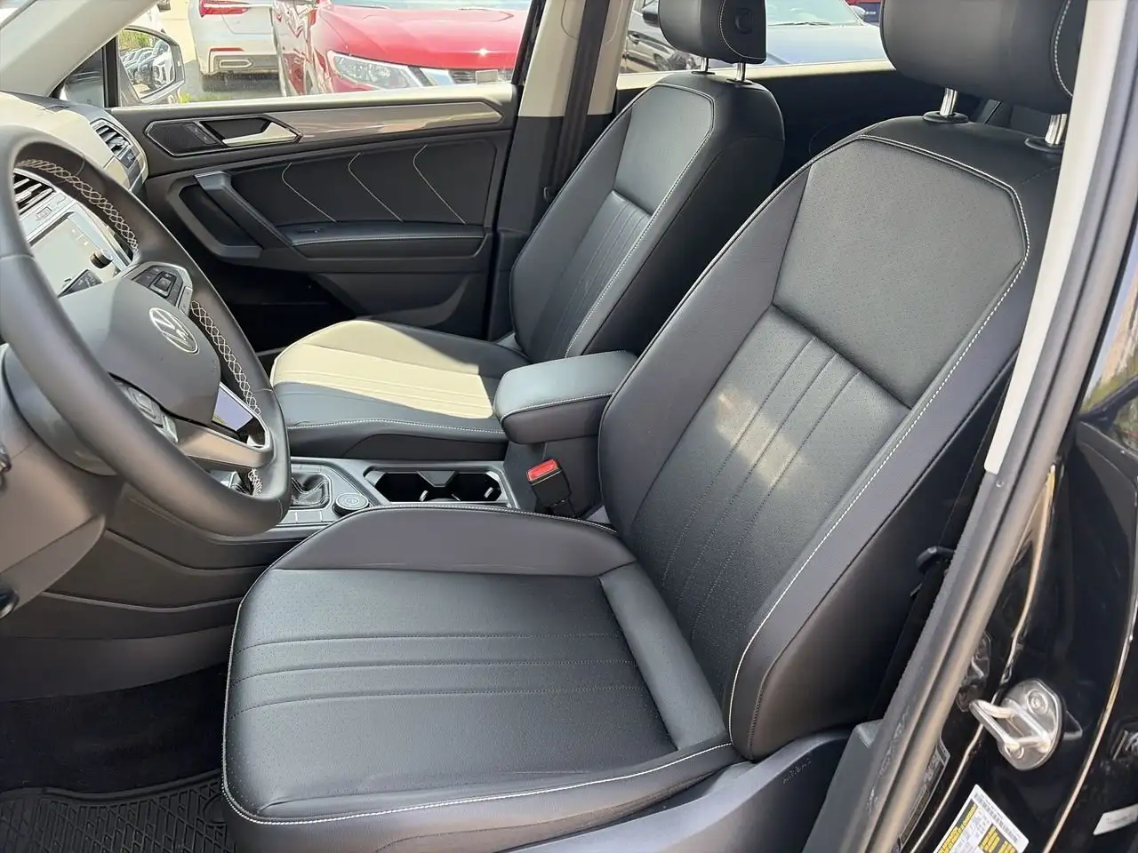 Volkswagen Tiguan снимка Volkswagen Tiguan