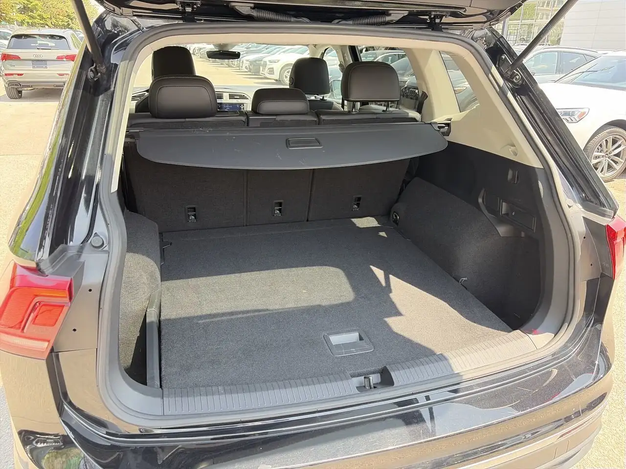Volkswagen Tiguan снимка Volkswagen Tiguan