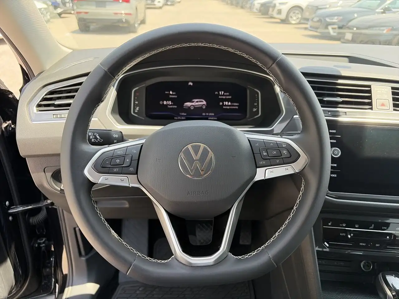 Volkswagen Tiguan снимка Volkswagen Tiguan