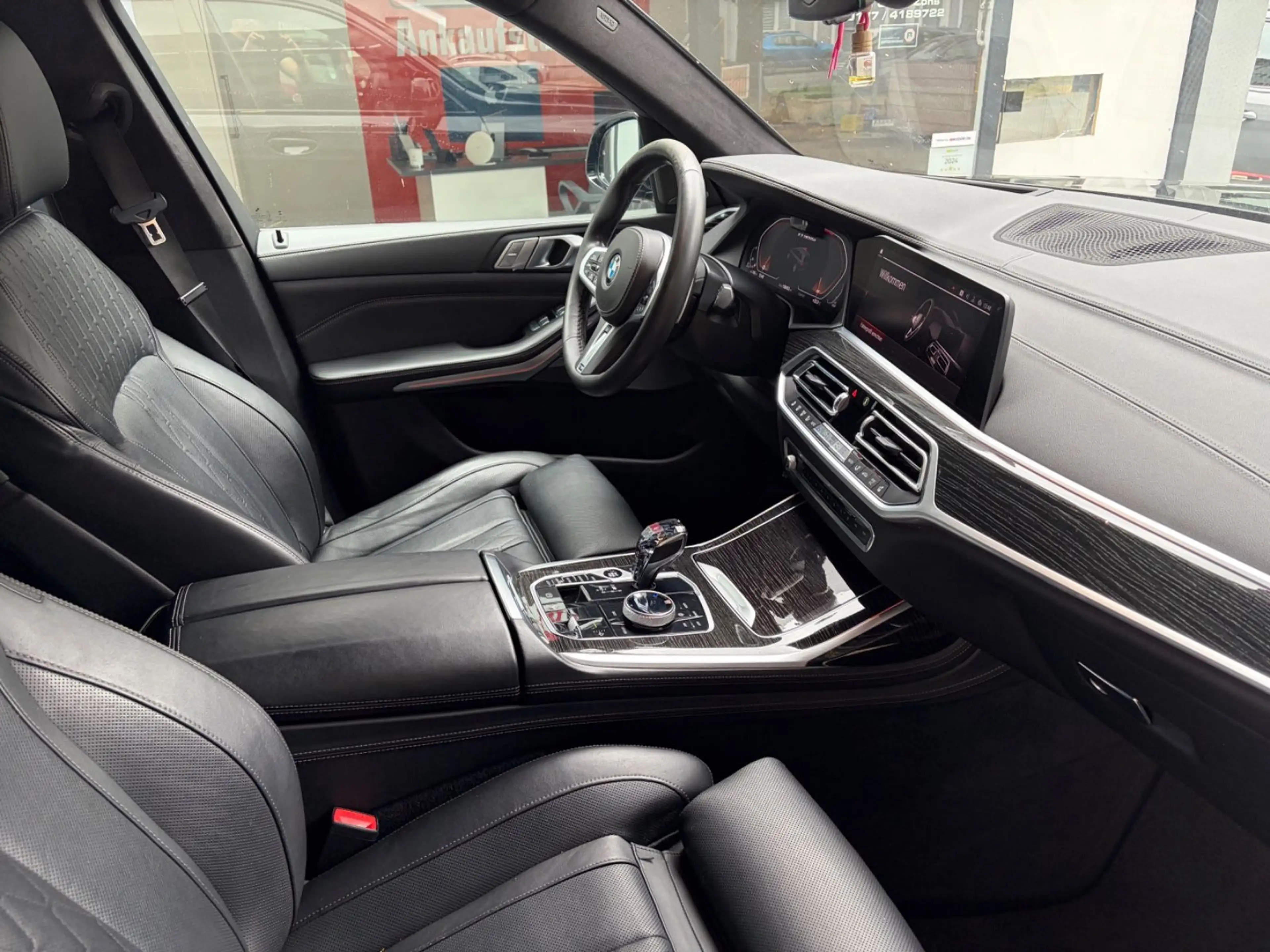 BMW X7 M50 d — photo 14