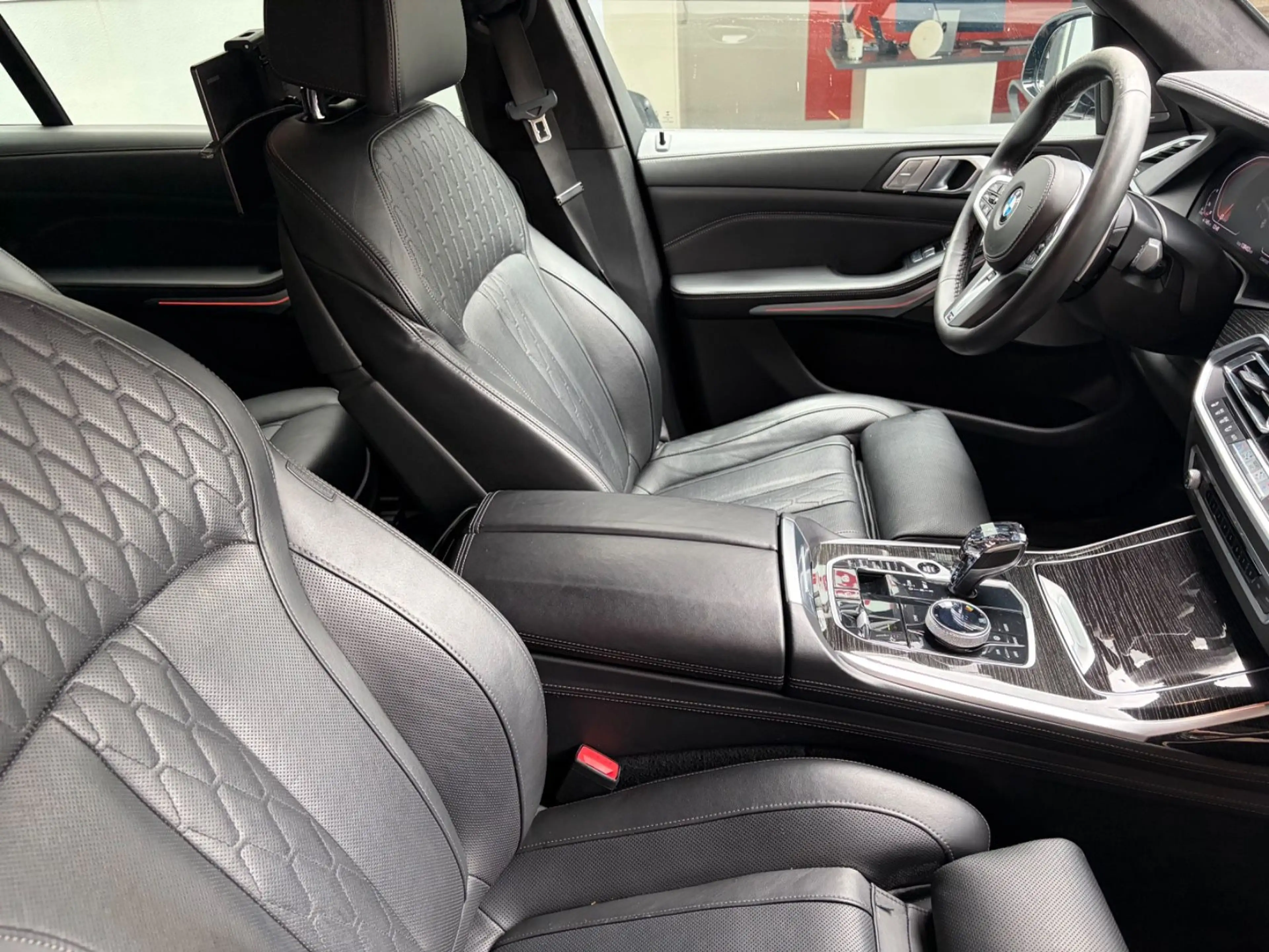 BMW X7 M50 d — photo 13
