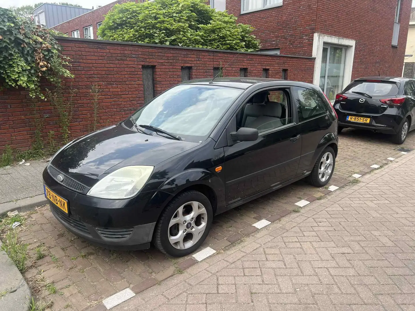 Ford Fiesta Fiesta 1.25-16V Celebration Zwart - 1