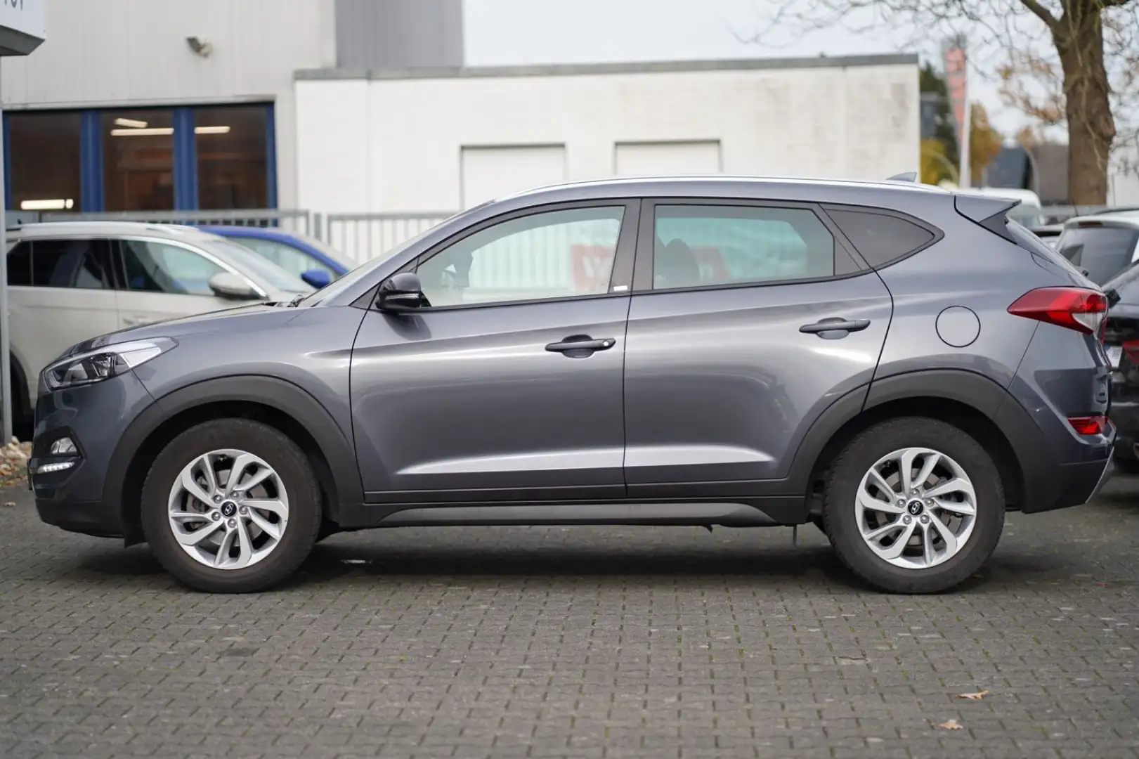 Hyundai TUCSON ix35 Passion Automatik Kamera DAB 1.Hand Grau - 2