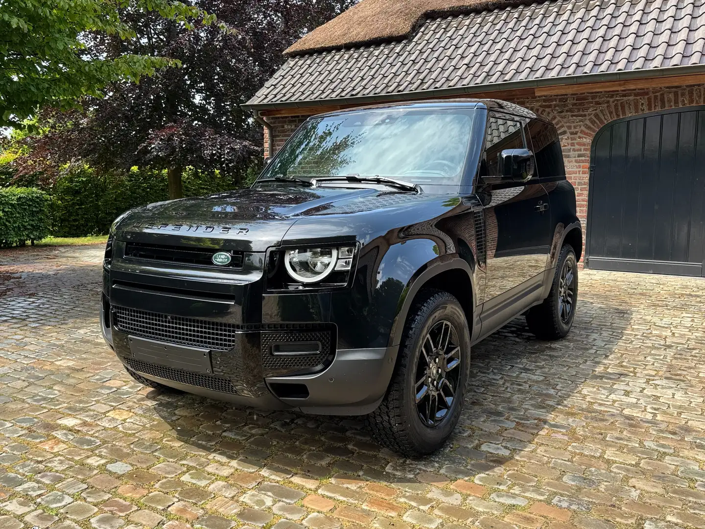 Land Rover Defender 90 D200 LICHTE VRACHT/DRIVER ASSIST €64000+BTW Zwart - 1