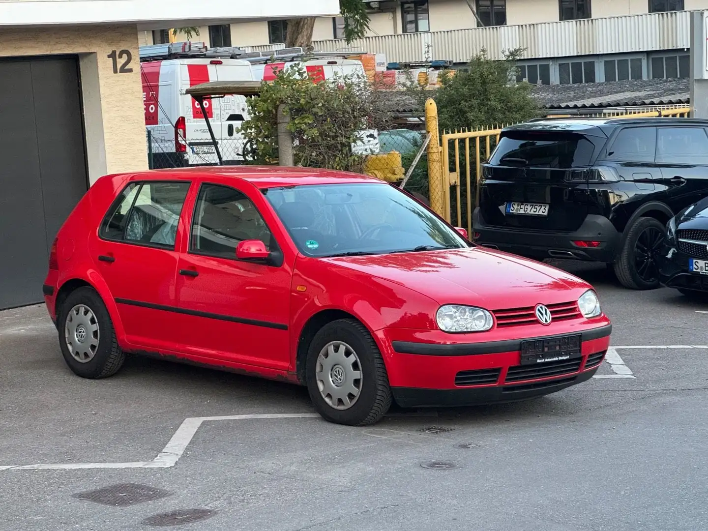 Volkswagen Golf 1.6 Auto Red - 2