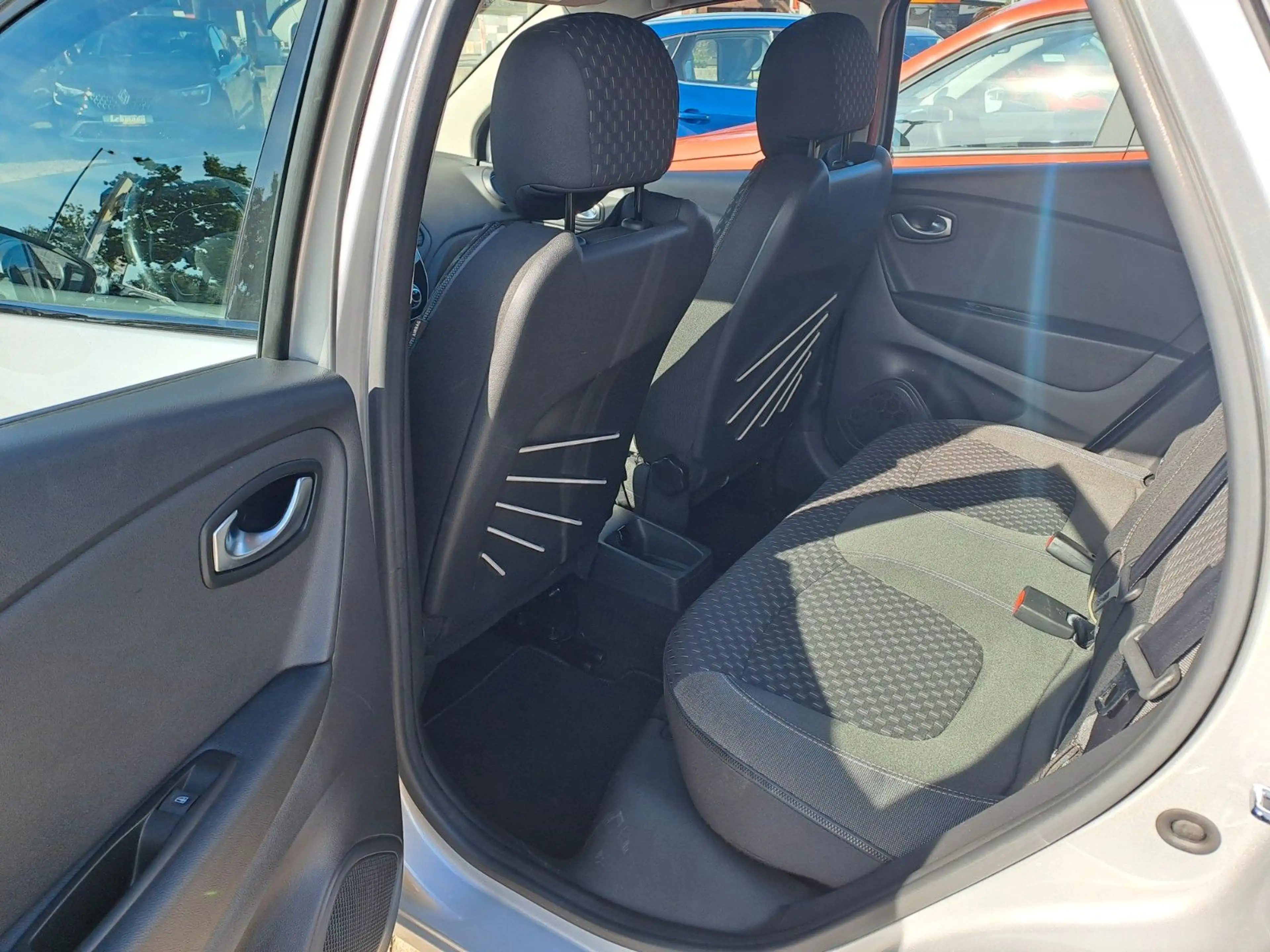 Renault Captur Intens Energy TCe 120 — photo 10
