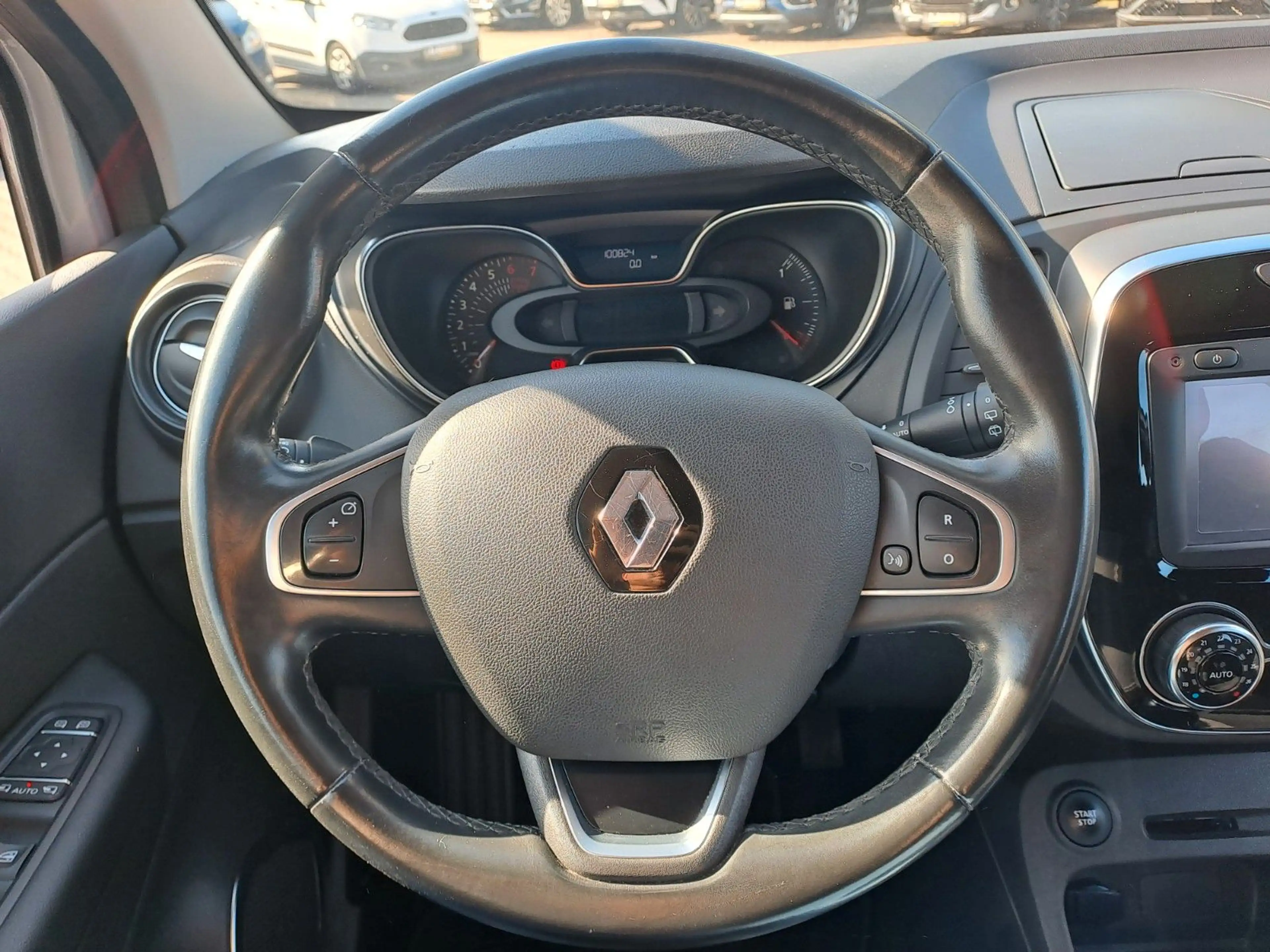 Renault Captur Intens Energy TCe 120 — photo 12
