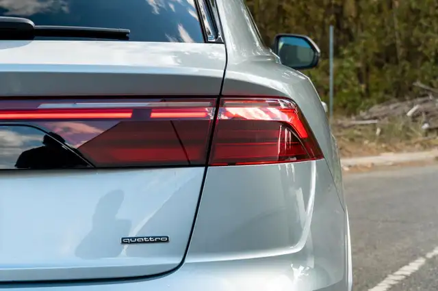 Audi Q8 view 11