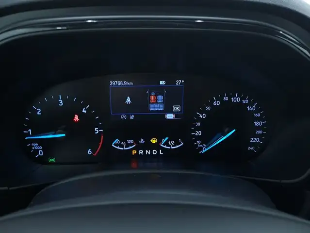 Ford Focus view 12
