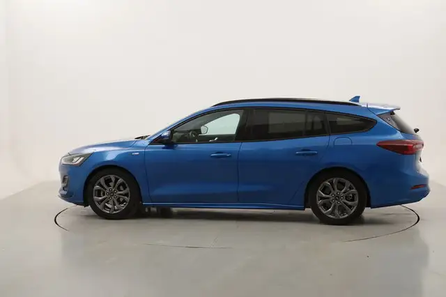 Ford Focus view 2