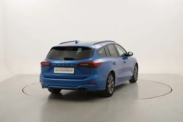 Ford Focus view 5