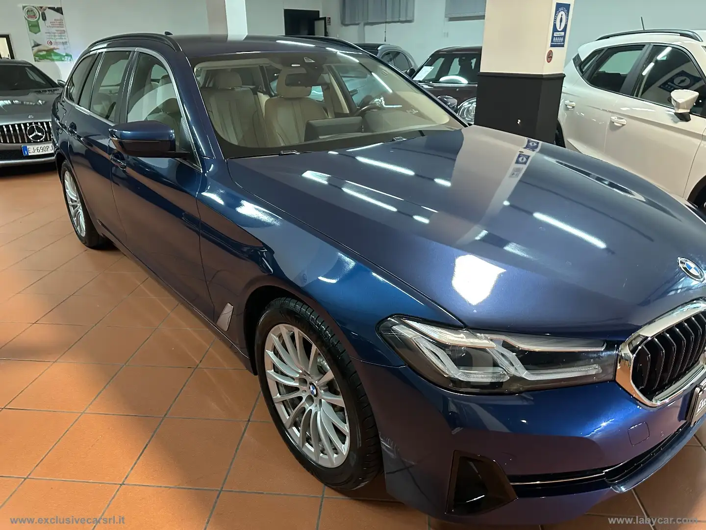 BMW 530 530e xDrive Touring Luxury Bleu - 2