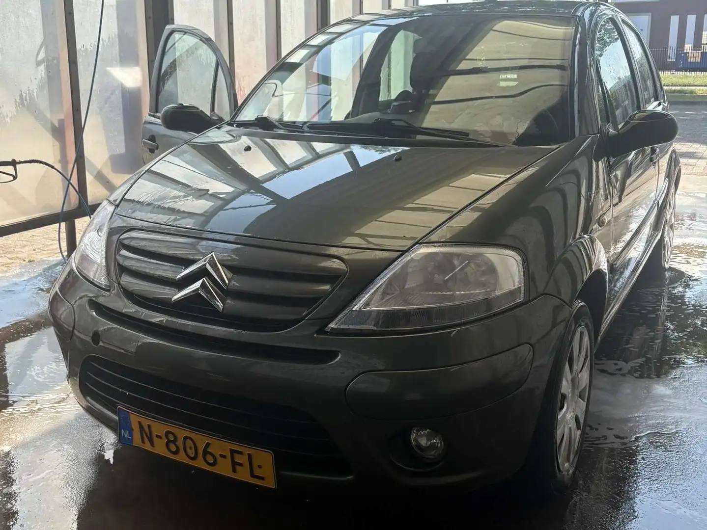 Citroen C3 C3 1.4i-16V Exclusive AUTOMAAT Grijs - 2