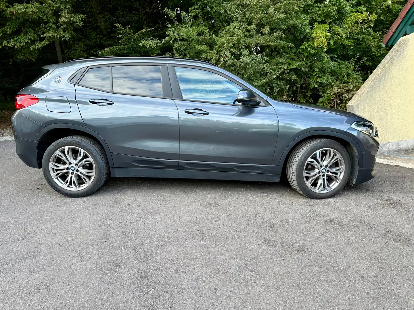 BMW X2 X2 sDrive18i Advantage Aut. Advantage Grau - 2