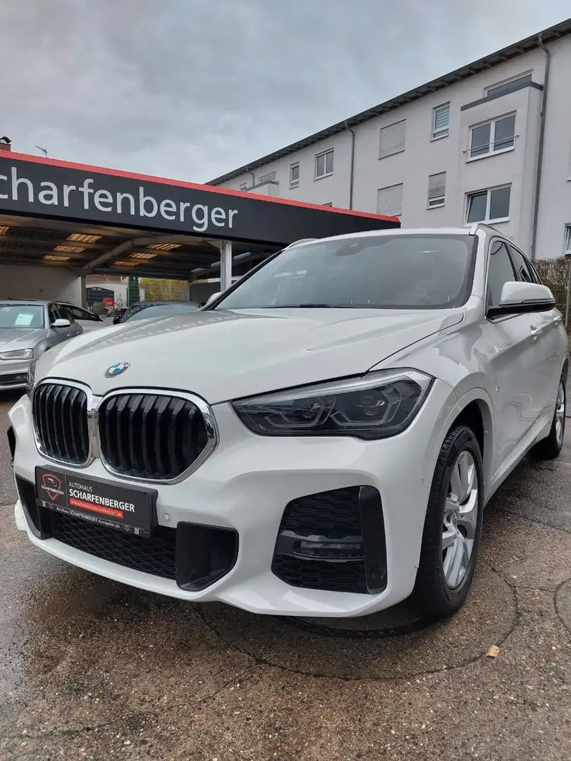 BMW X1 xDrive 25 i M Sport Weiß - 1