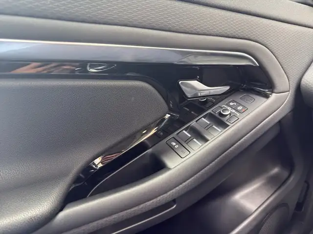 Land Rover Range Rover Evoque view 11