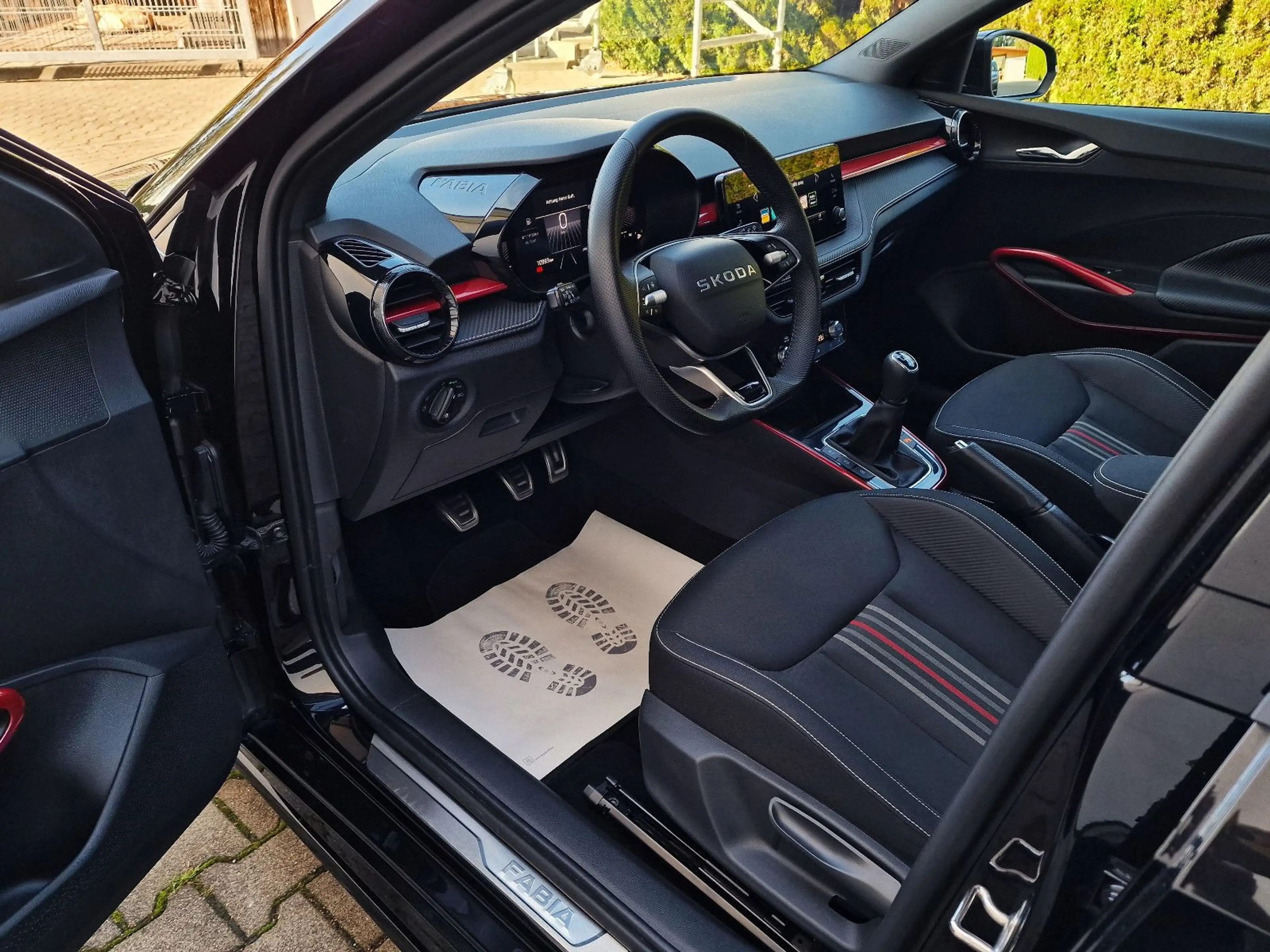 Skoda Fabia IV Monte Carlo 5J-GAR PANO KAMERA LED SHZ — photo 9