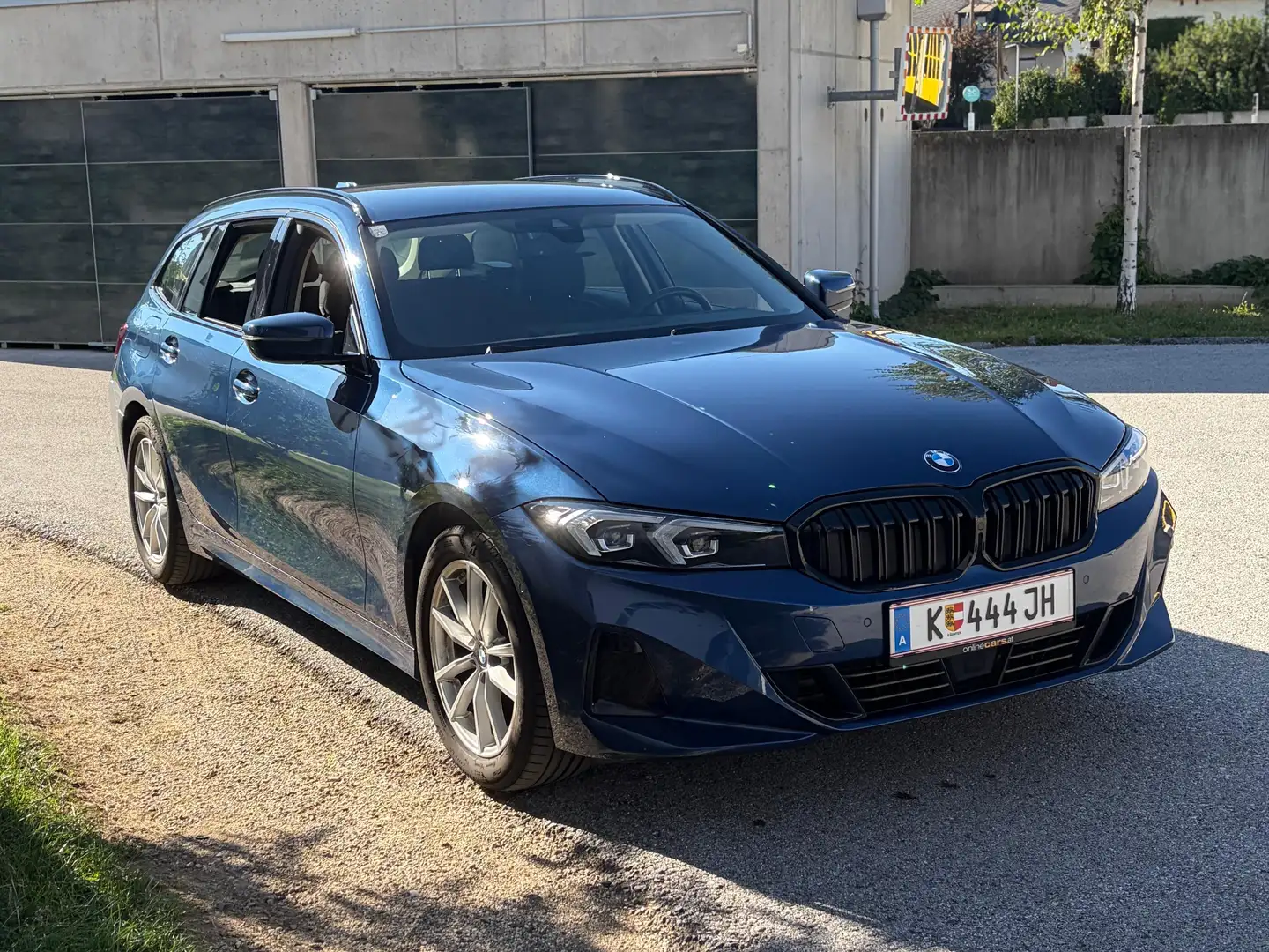 BMW 318 318d Touring Aut. Blau - 2