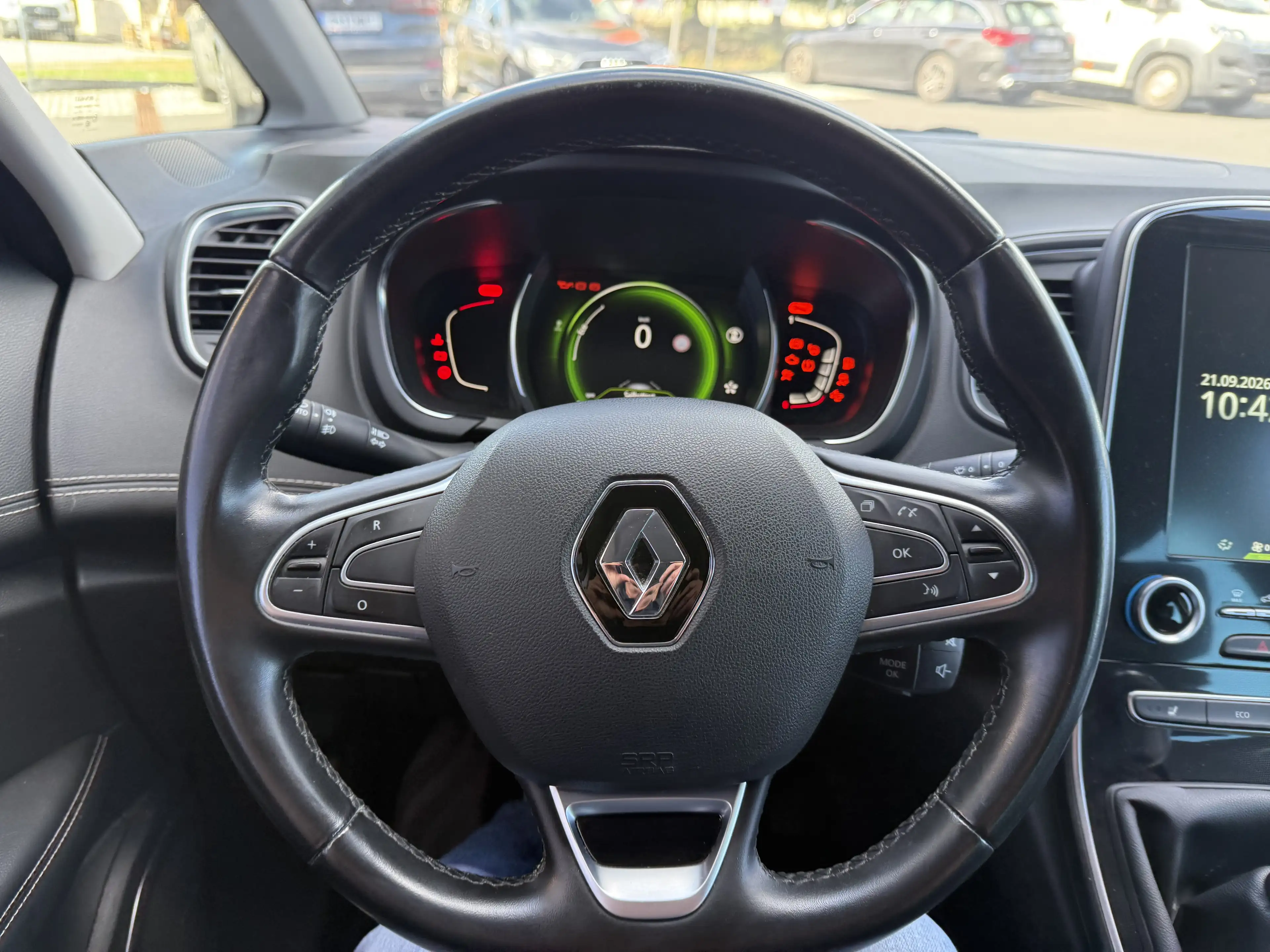 Renault Grand Scenic Grand Scenic TCe130 BOSE LED TEILLEDER — photo 10