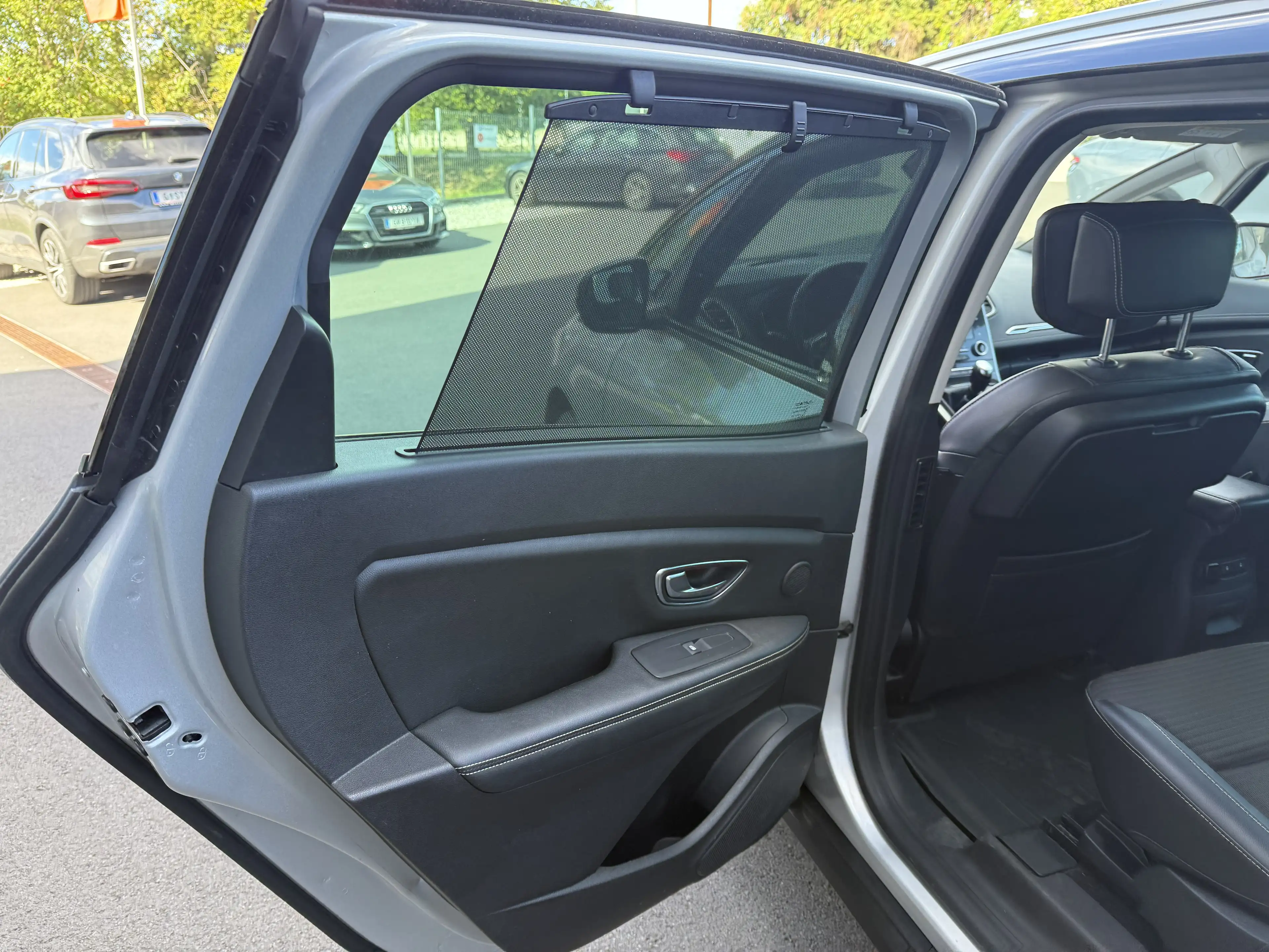 Renault Grand Scenic Grand Scenic TCe130 BOSE LED TEILLEDER — photo 6