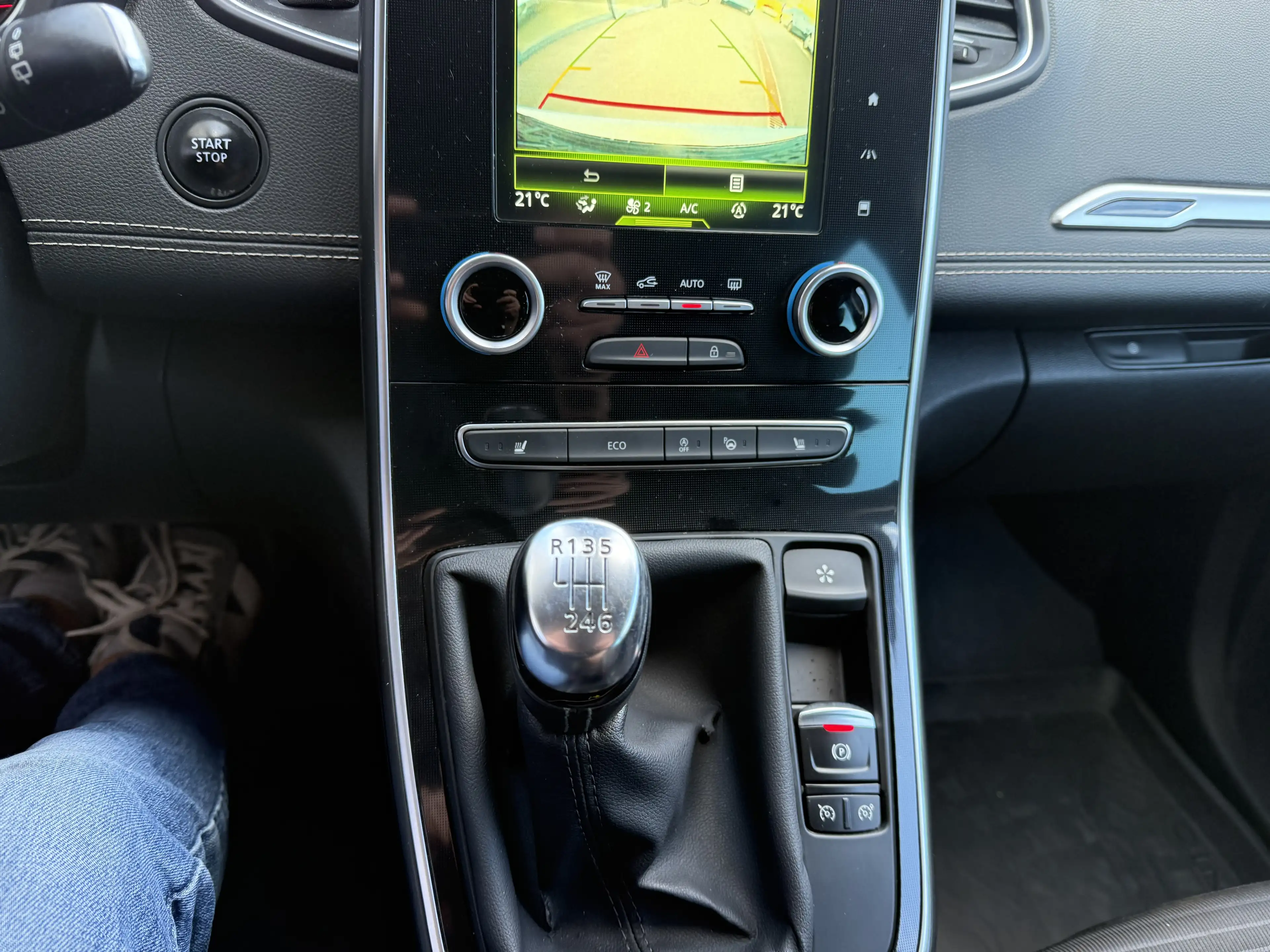 Renault Grand Scenic Grand Scenic TCe130 BOSE LED TEILLEDER — photo 11