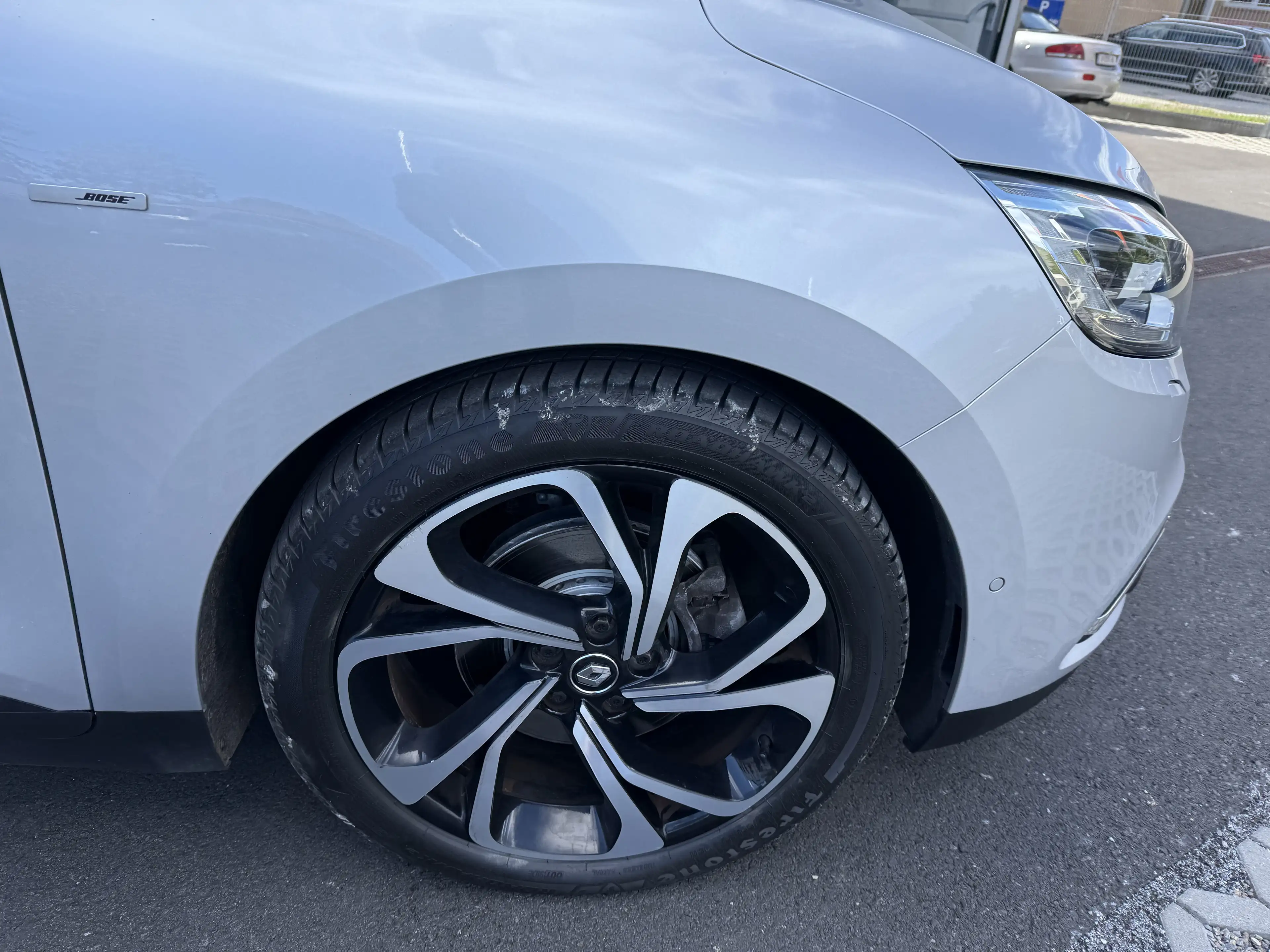 Renault Grand Scenic Grand Scenic TCe130 BOSE LED TEILLEDER — photo 3
