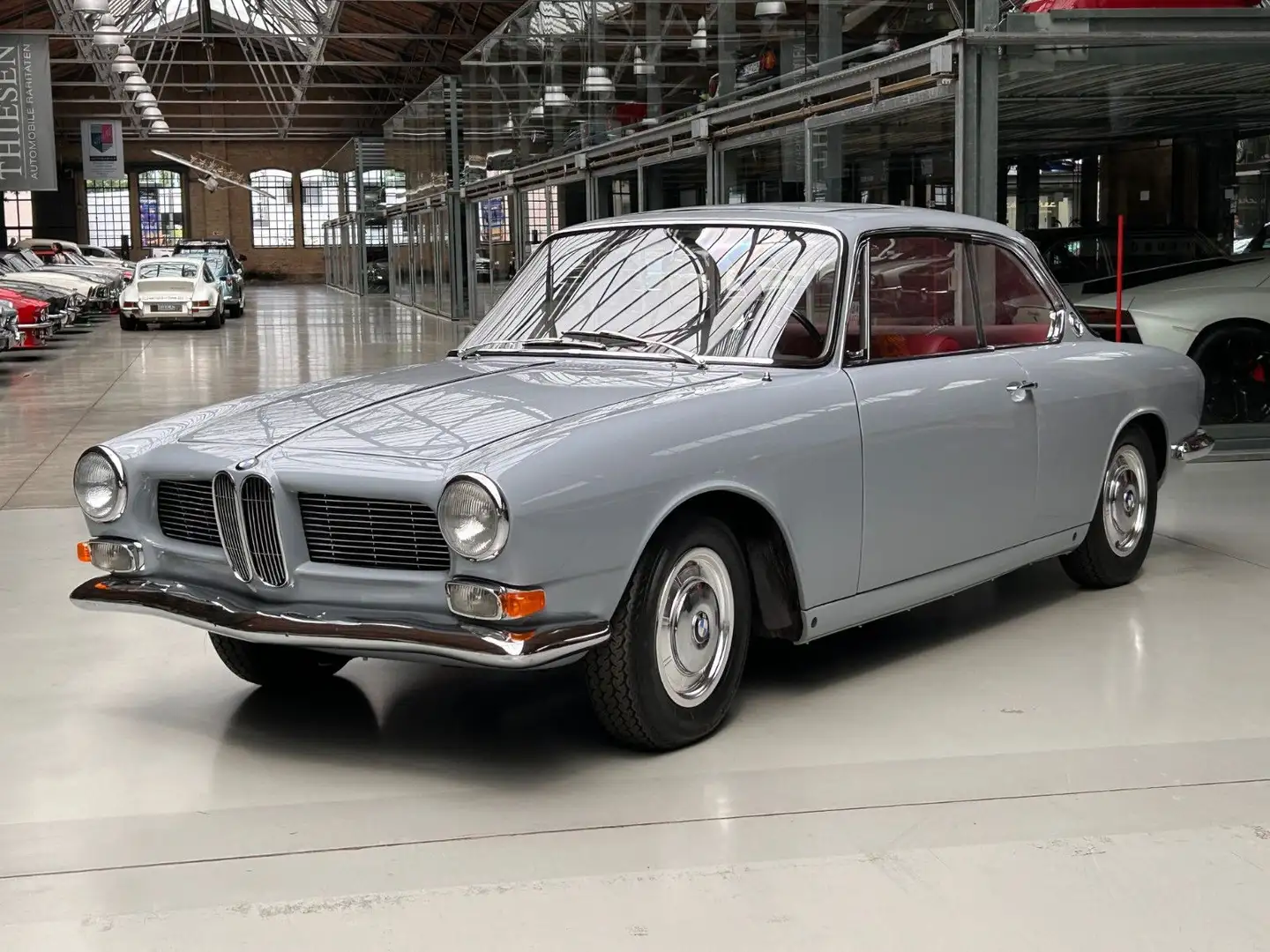 BMW 3200 CS Coupé Bertone mit Stahlschiebedach Grau - 2