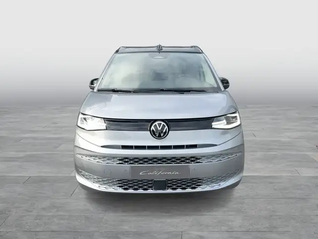 Volkswagen California view 3