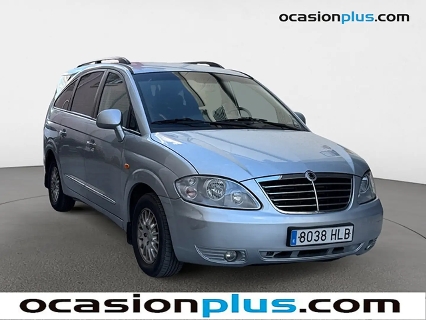 SsangYong Rodius 270 Xdi Premium Plateado - 2