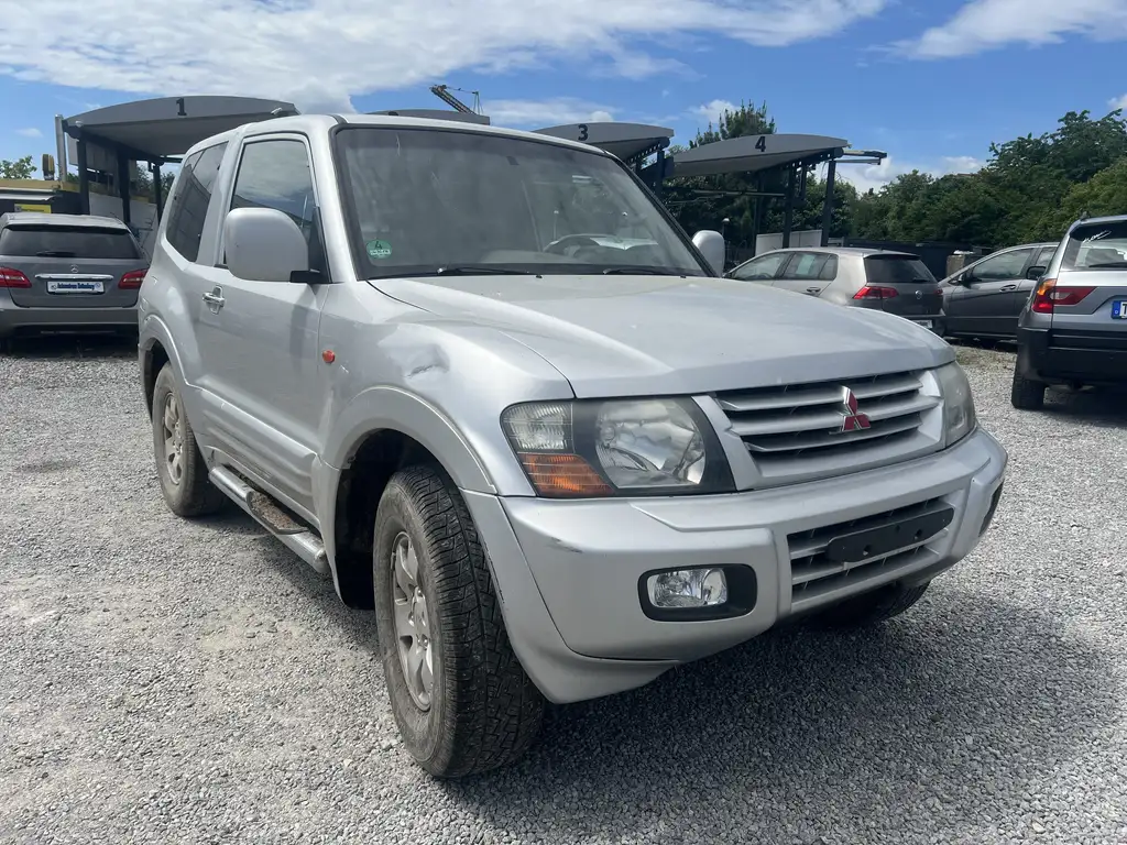 Mitsubishi Pajero 2002 из Европы — купить под ключ