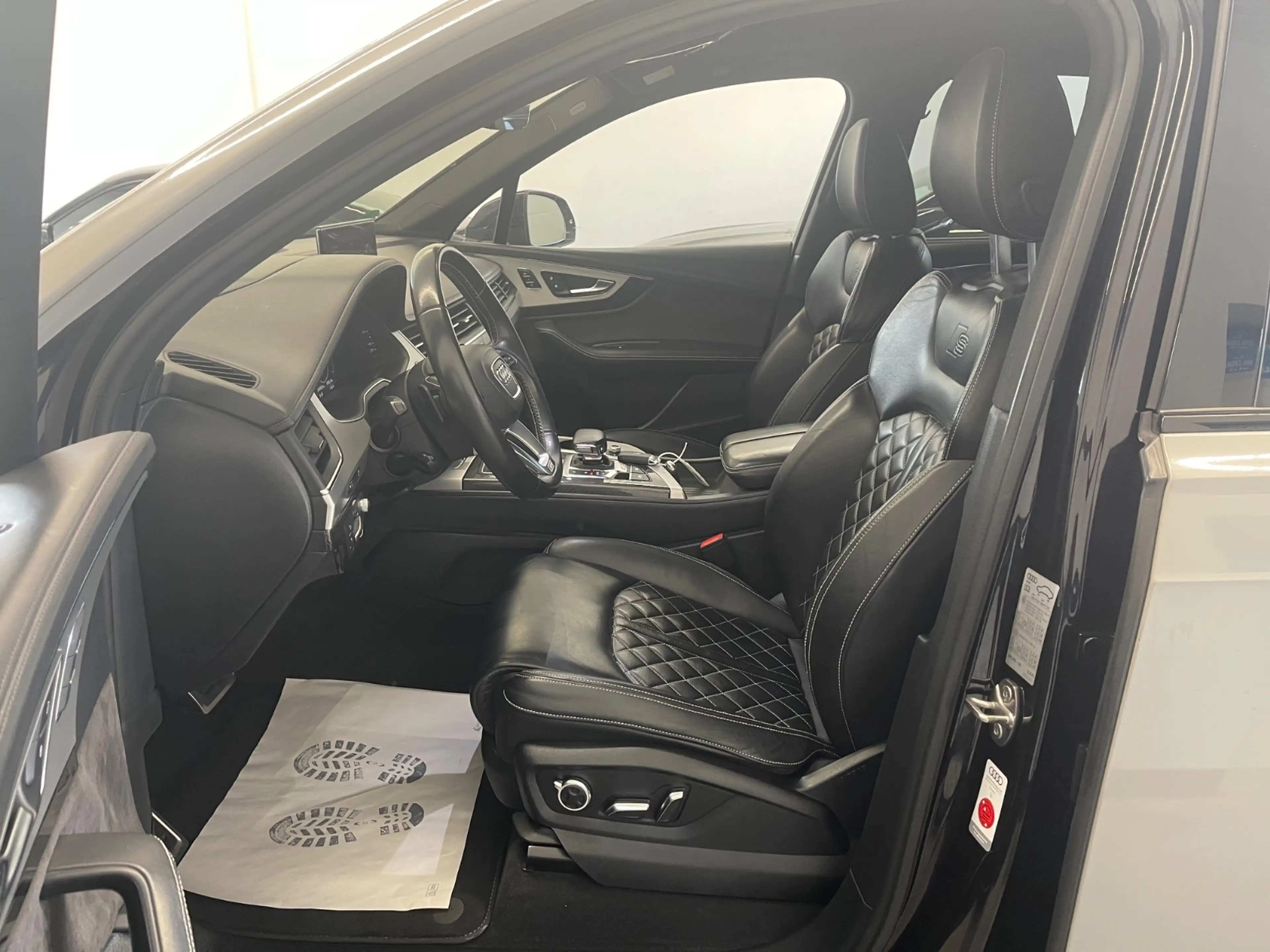 Audi SQ7 4.0 quattro TDI*KERAMIK*BOSE*AirSusp*LED*Memo ACC+ — photo 10