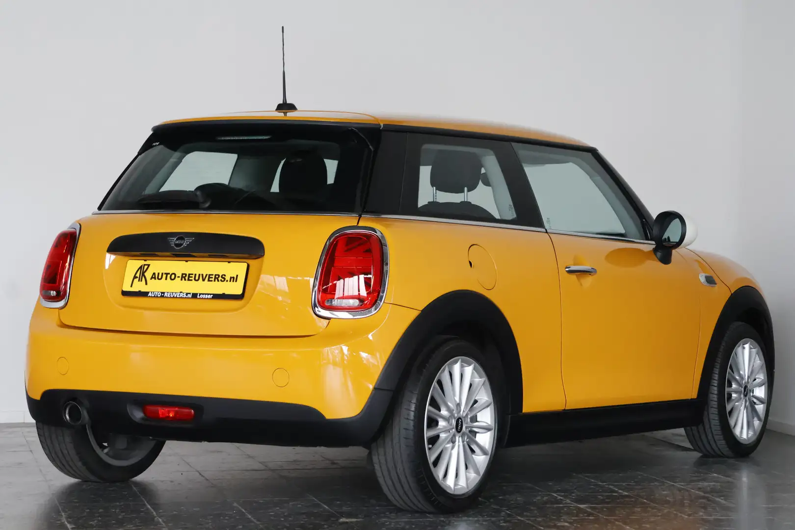 MINI One Mini 1.2 Pepper / Airco / Bluetooth / 17 inch lmv Portocaliu - 2
