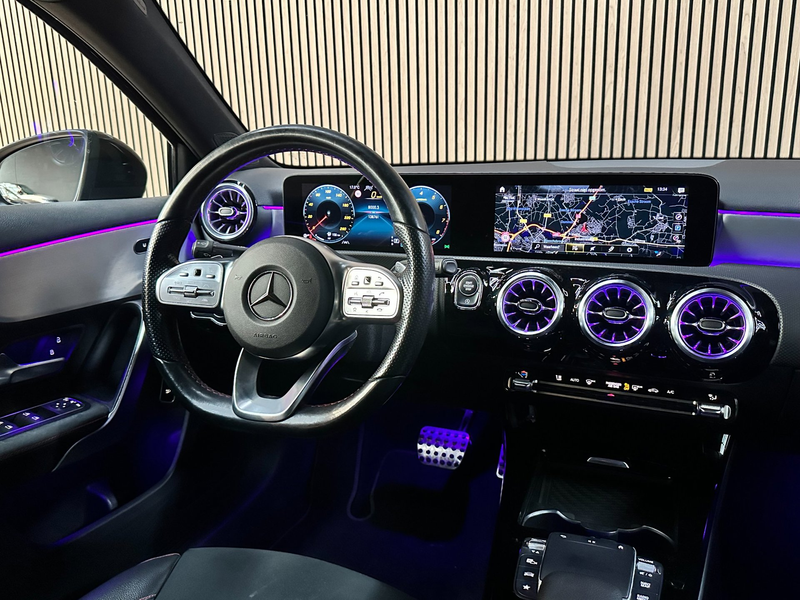 Mercedes-Benz A 200 AMG Line - Pano - Ambiance - ACC — photo 9